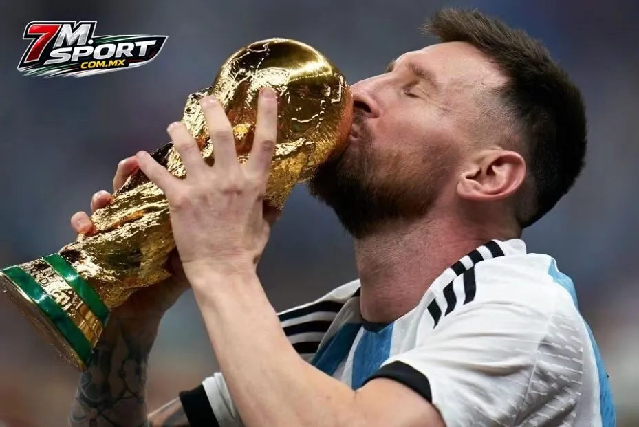  Messi nâng cúp World Cup 2022